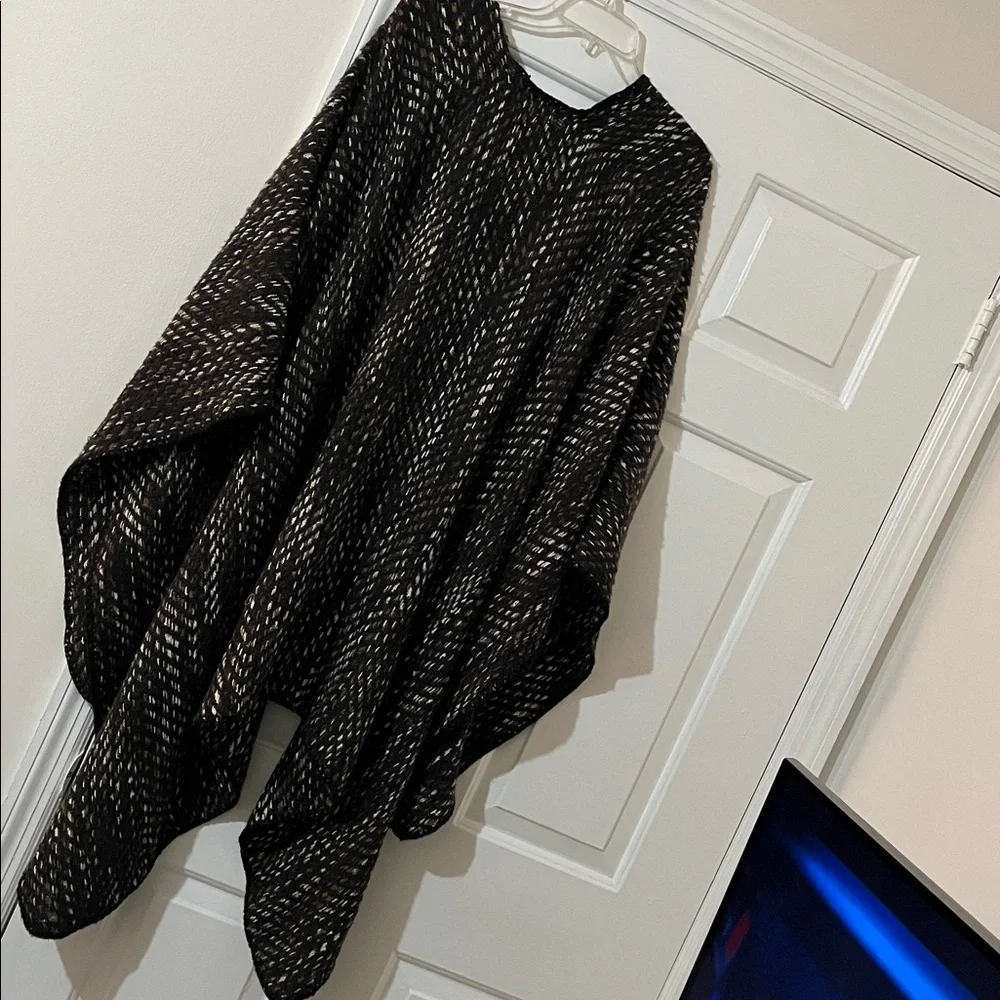 Apt. 9. Black & Brown Patterned Poncho/Cape - Picture 10 of 13